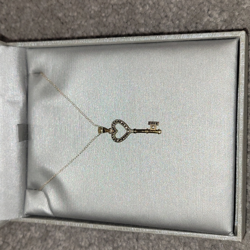 Key heart top necklace